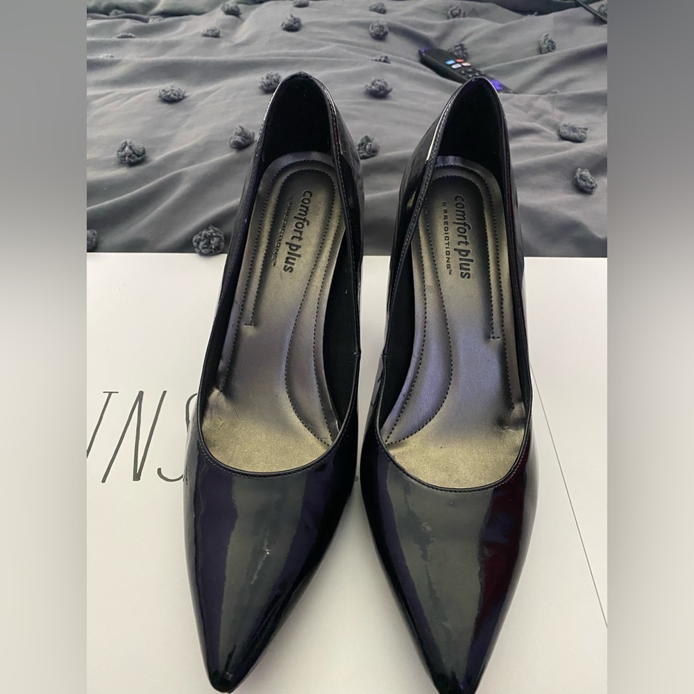 Ladies Shoes Size 10